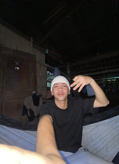Prince - Male escort in Makati City Photo 4 of 6