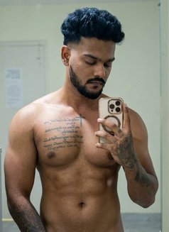 Prince - Male escort in Bangalore Photo 6 of 7