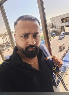 Prince - masseur in Dubai Photo 2 of 3