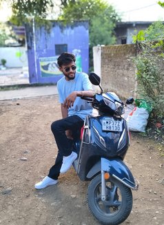 Prince - Male escort in Indore Photo 2 of 5