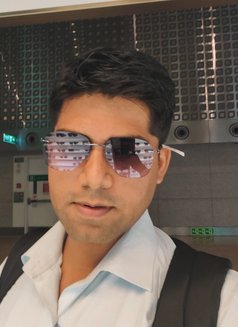 Prince - Male escort in Mumbai Photo 3 of 4