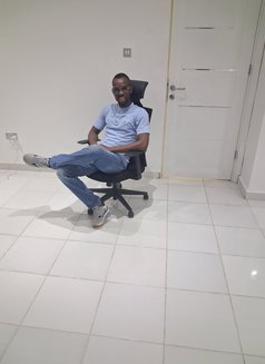 Prince Obiorah - Acompañantes masculino in Lagos, Nigeria Photo 5 of 5