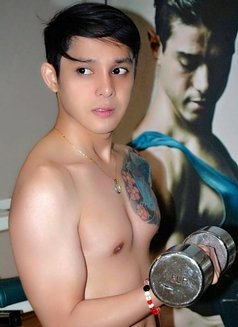 Prince7inch - Acompañantes masculino in Manila Photo 8 of 14