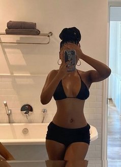 Princess - escort in Hong Kong Photo 5 of 5