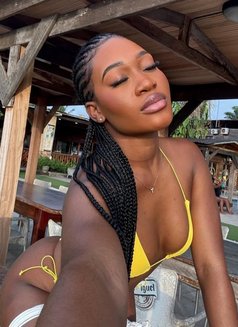 Princess - puta in Dubai Photo 7 of 7