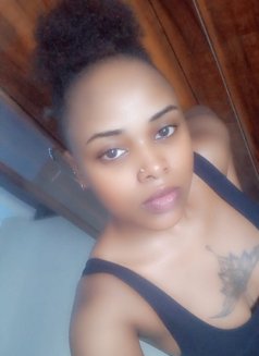 Princess Nadia - puta in New Delhi Photo 2 of 2