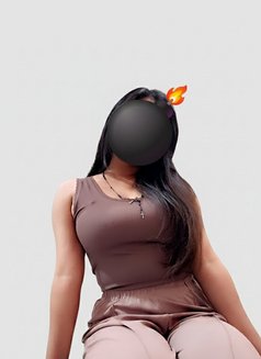 Princy Individual (Real & Cam) - puta in Noida Photo 1 of 4