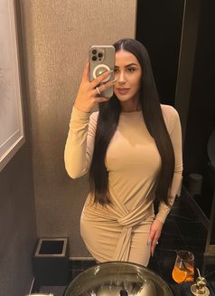 Priscilla - escort in Dubai Photo 8 of 18