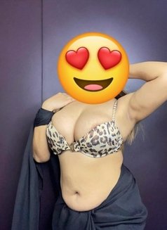 Prisha🦋 independent Cam Queen - puta in New Delhi Photo 2 of 5