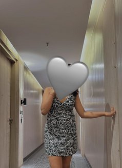 Prishita - escort in New Delhi Photo 5 of 14