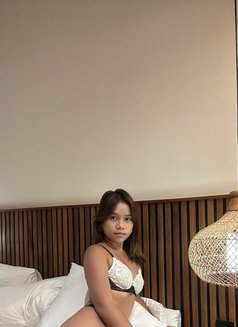 Prisilla - escort in Bali Photo 8 of 8