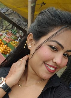 Priti - Acompañante in Bangalore Photo 3 of 4