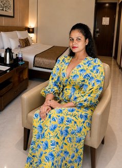 Priti - puta in Bangalore Photo 2 of 4