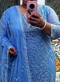 Priti - escort in Kolkata Photo 1 of 16