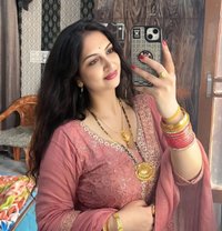 Priti Sharma - puta in Ahmedabad