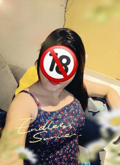 (Privacy) Hot Housewife Shikha - puta in New Delhi Photo 3 of 6