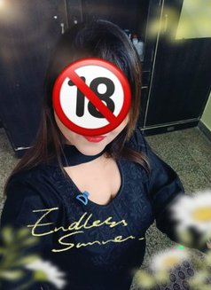 (Privacy) Hot Housewife Shikha - puta in New Delhi Photo 5 of 6