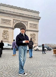 Private Dom - Male escort in London Photo 3 of 11