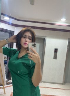 Private Kim - Acompañantes transexual in Abu Dhabi Photo 3 of 8