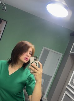 Private Kim - Acompañantes transexual in Abu Dhabi Photo 5 of 8