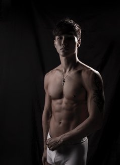 Private Local Male Masseur - Male companion in Hong Kong Photo 2 of 10