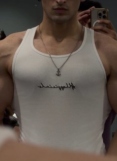 Private Romance & Full Satisfaction - Male escort in Kolkata Photo 2 of 7