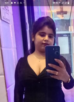 Priy Patel - puta in Mumbai Photo 2 of 2