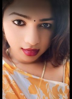 Priya 143 - Transsexual escort in Hyderabad Photo 2 of 2