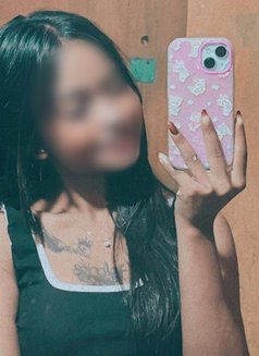 Priya a Young Girl Meet and Cam Show 🧿 - puta in Hyderabad Photo 1 of 2