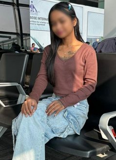 Priya a Young Girl Meet and Cam Show 🧿 - puta in Hyderabad Photo 2 of 2