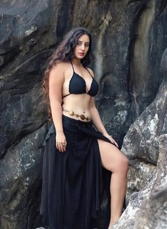 PRIYA - Your best party girl in Delhi - escort in New Delhi Photo 5 of 6