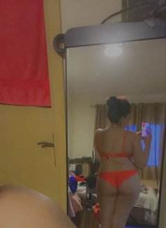 Priya Burdubai - puta in Dubai Photo 28 of 28
