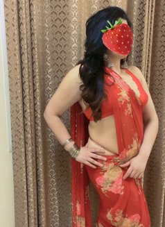 Priya Burdubai - puta in Dubai Photo 15 of 17