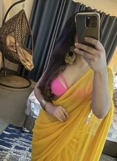 Priya Burdubai - puta in Dubai Photo 14 of 16