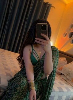 Priya Burdubai - puta in Dubai Photo 16 of 16