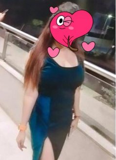 Priya Cam Queen - puta in Mumbai Photo 2 of 3