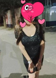 Priya Cam Queen - puta in Mumbai Photo 3 of 3