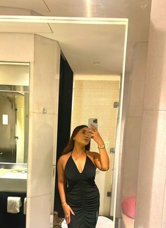 √° Priya Cam & Real meet √° - escort in Chennai Photo 4 of 6