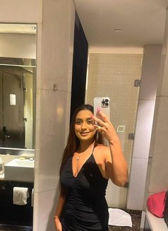 √° Priya Cam & Real meet √° - escort in Chennai Photo 5 of 6