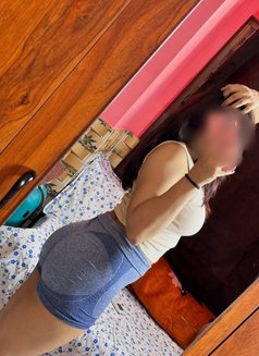 Priya cam session ,& real meet 🤍11 - escort in Gurgaon Photo 2 of 3
