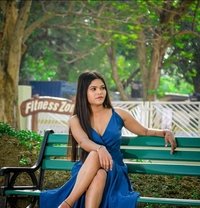 Priya Cam session & reel meet - escort in Pune