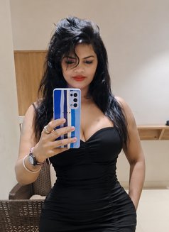 Priya cam show & real meet - escort in Hyderabad Photo 4 of 5