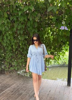 Priya Chahar - puta in London Photo 2 of 5