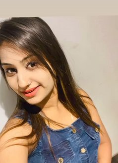 Priya - escort in Chandigarh Photo 2 of 4