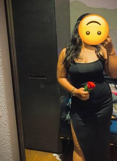 Priya - escort in Bangalore Photo 2 of 5
