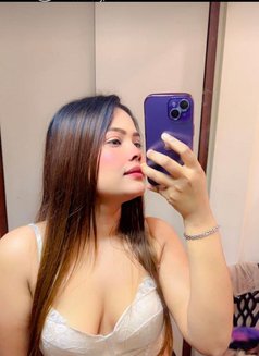 Priya - escort in Kolkata Photo 1 of 6