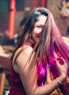 Priya - escort in Kolkata Photo 4 of 6