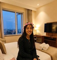 Priya - puta in Kolkata