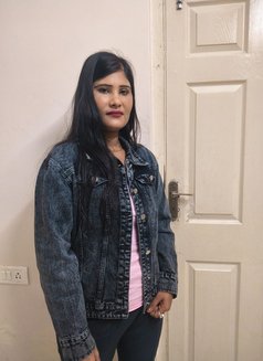 Priya Gupta - puta in Hyderabad Photo 1 of 2