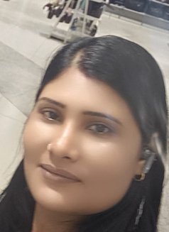 Priya Gupta - puta in Hyderabad Photo 2 of 2